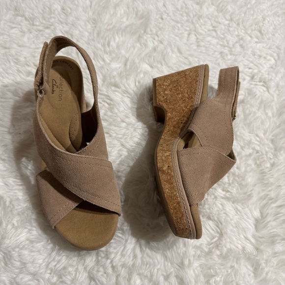 Clarks Women’s Giselle Cove Wedge Sandal in Tan Size 7.5 - Picture 2 of 11